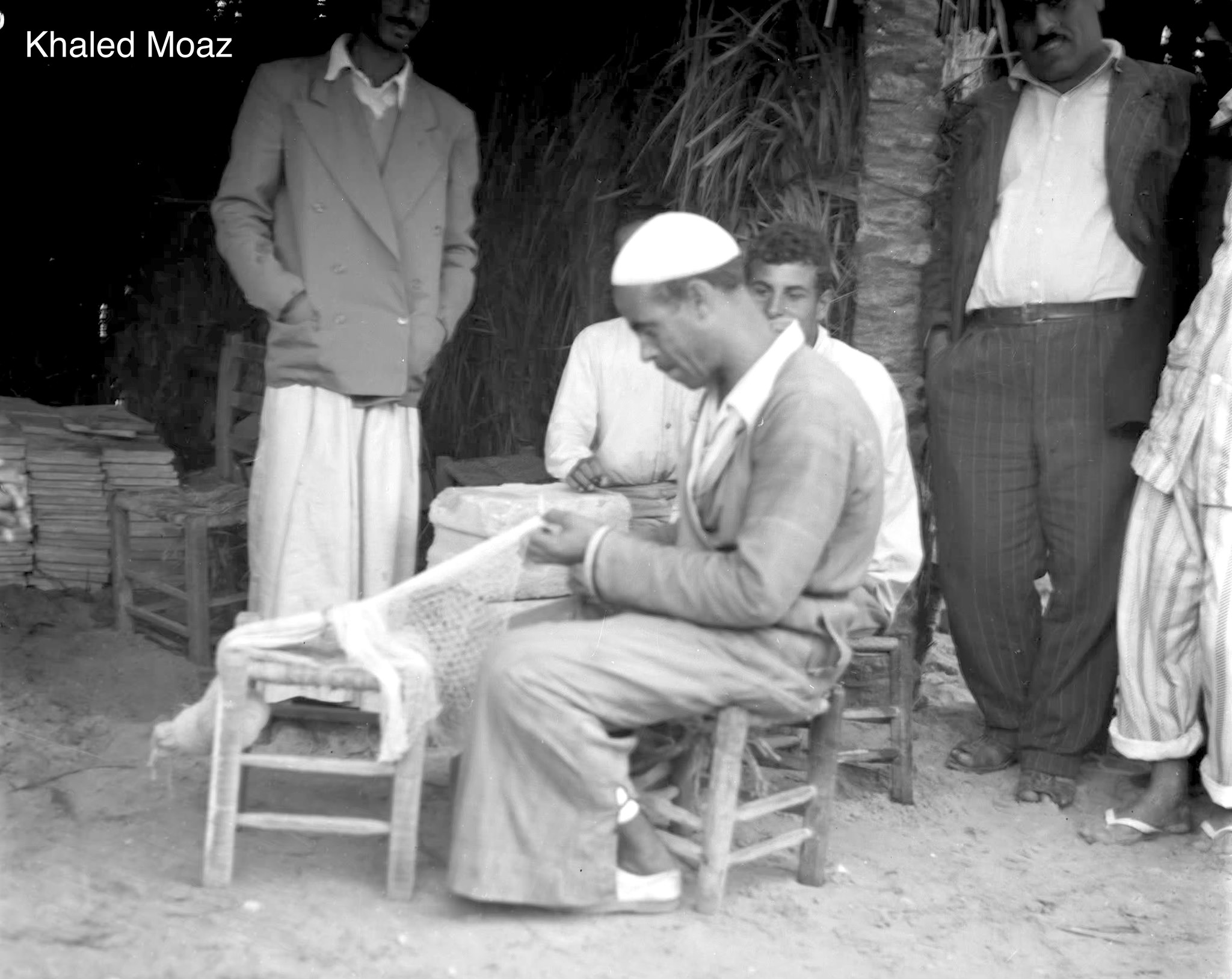 Bild Khaled Moaz Vater von - Abdalrazzaq Moaz Expert of Cultural Heritage صياد في مدينة غزة الفلسطينية 1960 ..تصوير خالد معاذ.jpg