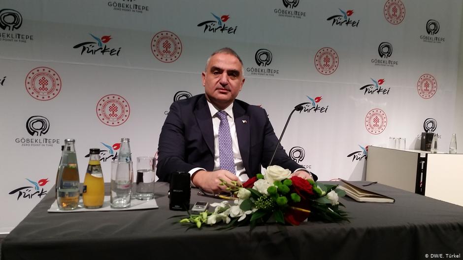 Kultur- und Tourismusminister Mehmet Nuri Ersoy auf der ITB in Berlin im Jahr 2019; Foto: DW