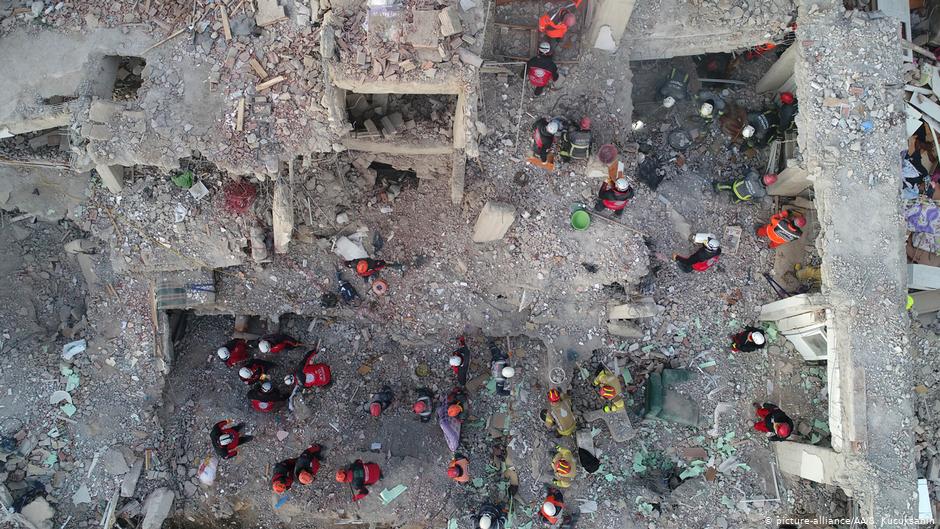 Rescue operations following an earthquake in Elazig, Turkey, on 24.01.2020 (photo: picture-alliance/AA)