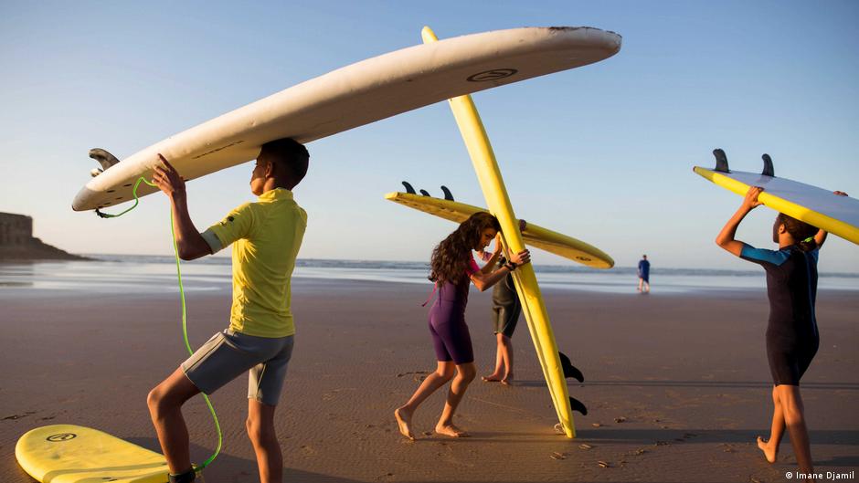 Surfing students in Tarfaya, Morocco (photo: Imane Djamil)