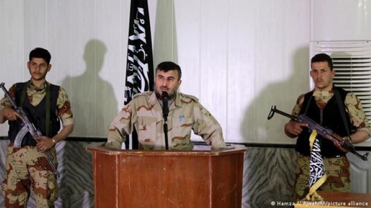 Jaish al-Islam founder Zahran Alloush (centre) was likely unaware of the kidnapping when it occurred (photo: Hamza Al Almahi/AA/picture-alliance)