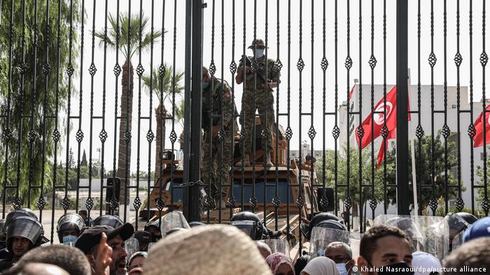 بعد عقد على الربيع العربي هل أفل نجم الأحزاب الإسلامية في الحكم؟ 06_Islamische Parteien in der arabischen Welt Foto Picture Alliance