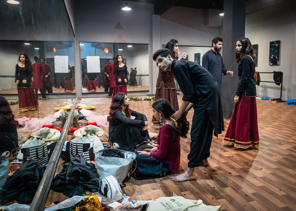 Performers in the rehearsal room of The Colony, Lahore, Pakistan (photo: Philip Breu)