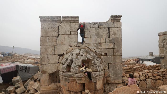 UNESCO refugee camp, Babisqa, Syria (photo: Khalil Ashawi/Reuters)