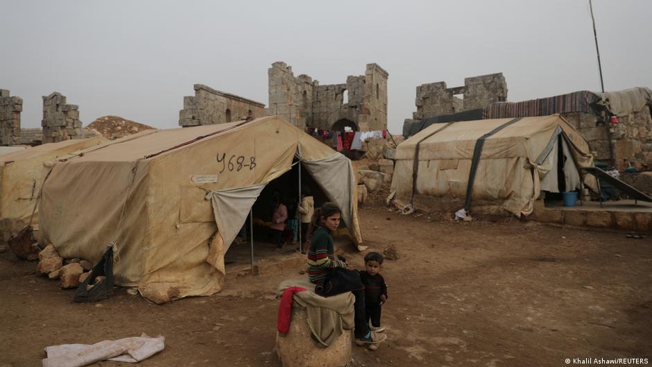 Szene aus einem Flüchtlingslager bei Idlib, Syrien. (Foto: Khalil  Ashawi/REUTERS)