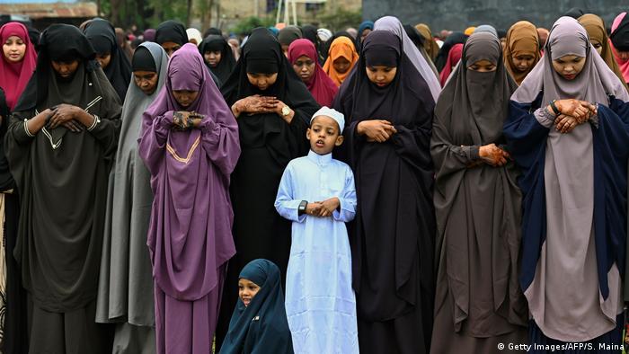 كيف يحتفل المسلمون والمسلمات في عيد الفطر (عيد رمضان) حول العالم؟ 07 Wie feiern Muslime auf der ganzen Welt Zuckerfest  Eid al Fitr Foto Getty Images