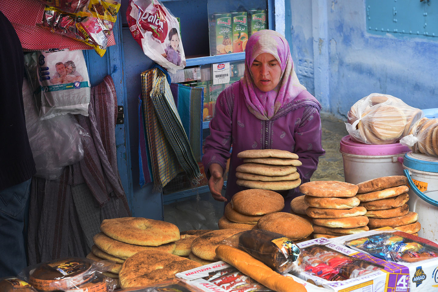 مدينة شفشاون - لؤلؤة زرقاء مغربية  06  Chefchaouen Moroccos Blue Pearl Photo Sugato Mukherjee