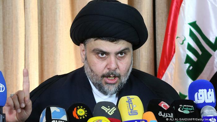 مقتدى الصدر زعيم ديني شيعي مسنود بفصيل مسلح ورقم صعب بمشهد العراق السياسي 02 Moktada al Sadr ist ein irakischer Geistlicher Milizenführer und Schiiten Politiker Foto Getty Images 