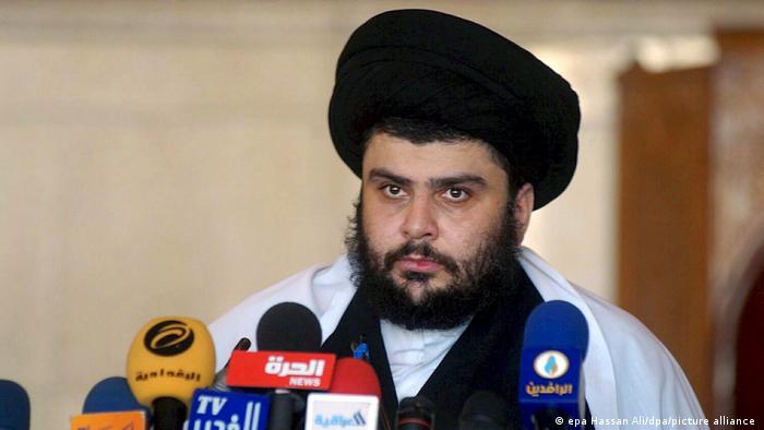 مقتدى الصدر زعيم ديني شيعي مسنود بفصيل مسلح ورقم صعب بمشهد العراق السياسي 03 Moktada al Sadr ist ein irakischer Geistlicher Milizenführer und Schiiten Politiker Foto Picture Alliance