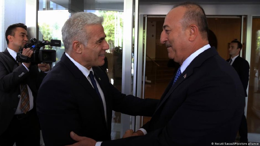 Ein Treffen der Außenminister Mevlüt Cavusoglu und Jair Lapid in Ankara im Juni ebnete die diplomatische Annäherung.. "Die Wiederaufnahme von Beziehungen mit der Türkei ist ein wichtiger Gewinn für regionale Stabilität": Jair Lapid.