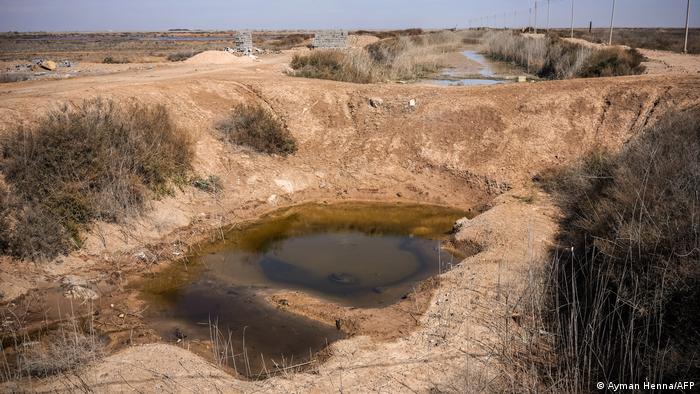 نهر دجلة شريان العراق الحيوي ضحية للتغير المناخي فهل على سدود تركيا إتاحة مياه أكثر؟ 03 Der Tigris - die Lebensader des Irak Foto AFP
