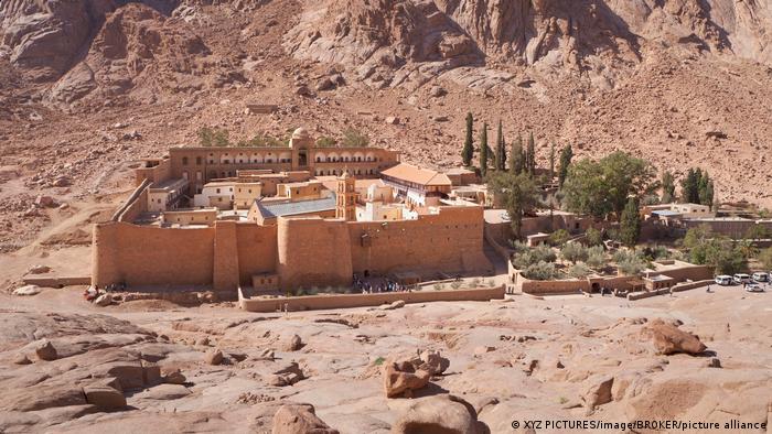 عشرة أسباب تدعوك لزيارة مصر ومعالمها الأثرية 05 Katharinenkloster in St. Katherine Ägypten Foto Picture Alliance
