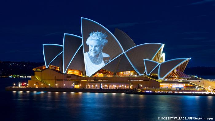 عام 2022: انتهاكات حقوقية وحروب عدوانية وكوارث أرضية واختراقات فضائية Australien Reaktionen zum Tod von Queen Elizabeth II Foto Getty Images