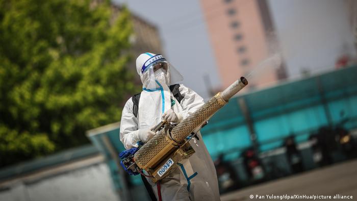 عام 2022: انتهاكات حقوقية وحروب عدوانية وكوارث أرضية واختراقات فضائية Bilder des Jahres 2022 Coronavirus China Foto Picture Alliance