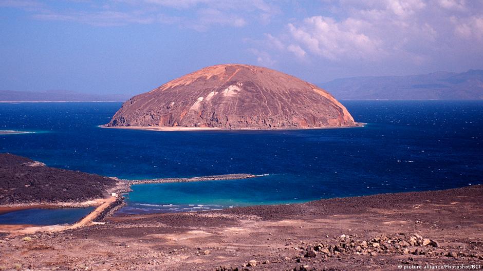 مضيق باب المندب عند سواحل اليمن - أهمية استراتيجية غير متراجعة عبر التاريخ 03 Bab al-Mandab Jemen Eingang zum Roten Meer picture alliance Photoshot BCI 