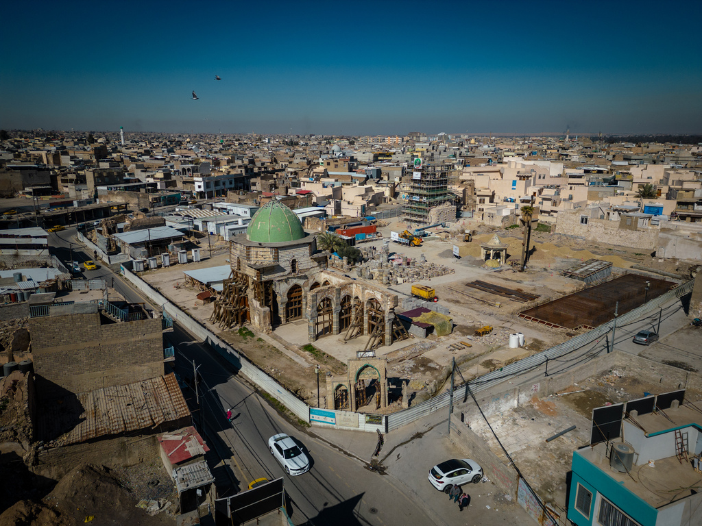 أعلن زعيم داعش آنذاك أبو بكر البغدادي عن خلافته من فوق منبر جامع نوري الكبير - الموصل - العراق. Blick auf die vom IS zerstörte Nuri-Moschee in Mossul; Foto: Philp Breu