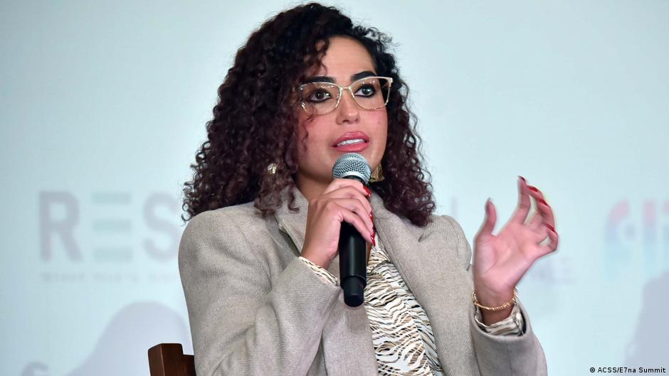 نشرت غدير الدماطي كتابها "حكايات الإجهاض..النساء بين العائلة والقانون والطب" في أواخر ديسمبر / كانون الثاني 2022 Ghadeer Ahmed Eldamaty ägyptische Feministin und Aktivistin Foto ACSS - E7na Summit نشرت غدير الدماطي كتابها "حكايات الإجهاض..النساء بين العائلة والقانون والطب" في أواخر ديسمبر / كانون الثاني 2022 Ghadeer Ahmed Eldamaty ägyptische Feministin und Aktivistin Foto ACSS - E7na Summit