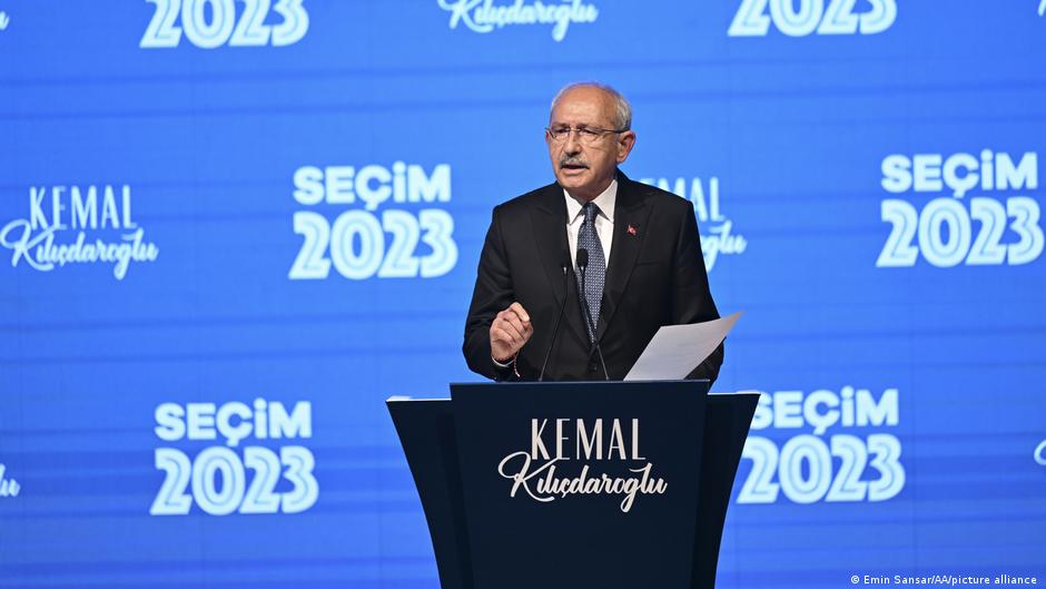 CHP leader Kemal Kilicdaroglu gives a press conference (image: picture-alliance)