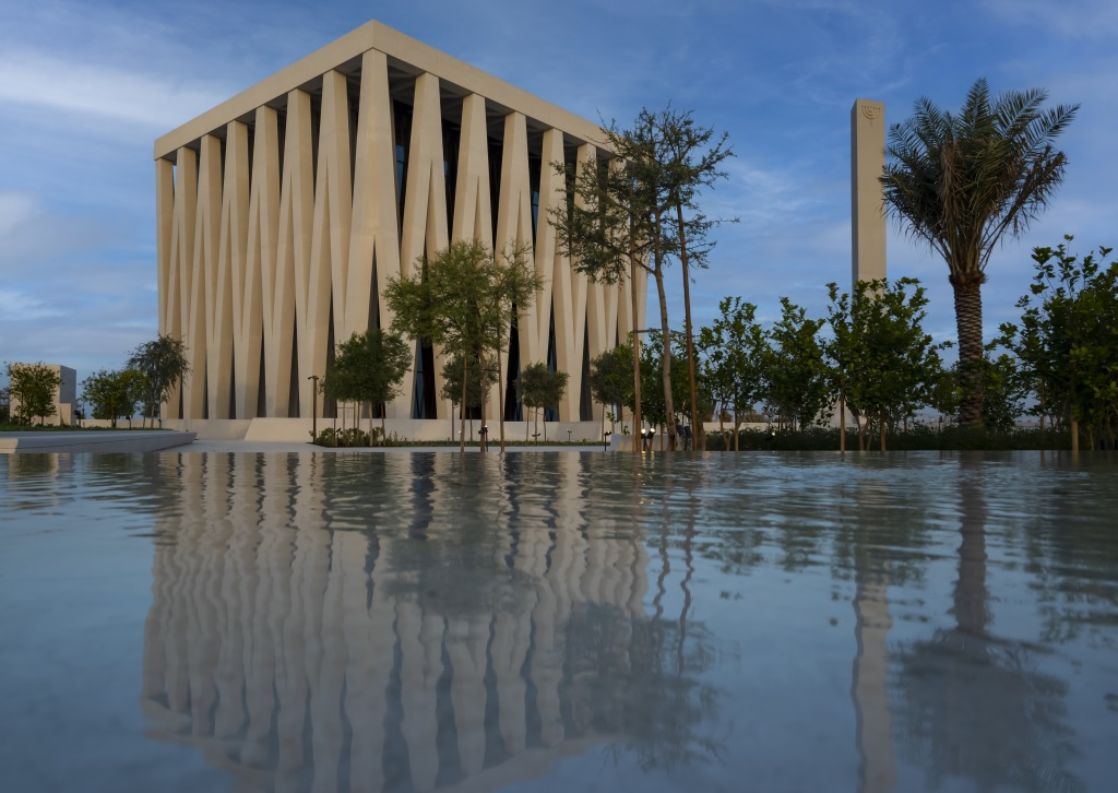 Blick auf die Synagoge im Abrahamic Family House, Abu Dhabi; Foto: AFH