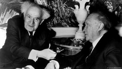 Der ehemalige Bundeskanzler Konrad Adenauer (rechts) und der israelische Ministerpräsident David Ben-Gurion am 14. März 1960 in New York; Foto: dpa/picture-alliance