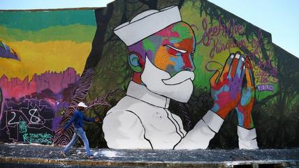 Kapstadts sogenannter "Woodstock"-Bezirk ist bekannt für seine besonderen Hip-Hop-Qualitäten und wohl eine der besten Street Art Locations Südafrikas. Hier erstrahlt das farbenfrohe Wandbild eines gläubigen Muslims in dem multikultur. (Foto: Pascal Mannaerts)