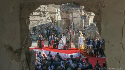 Iraq Mosul | Visit of Pope Francis (photo: Andrew Medichini/AP/picture-alliance) Pope Francis visits Mosul, Iraq