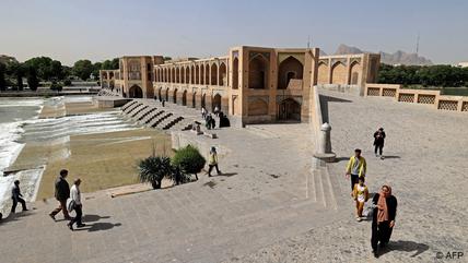 The reduced flow of the Zayandeh Rood, however, is not only the result of drought: much of its water has been diverted to supply neighbouring Yazd province.