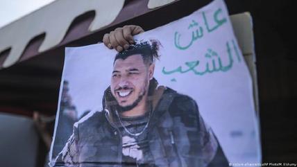 قضت محكمة مغربية بسجن مغني راب صاحب أغنية "عاش الشعب" لمدة سنة. التهمة لا علاقة لها، رسميا، بالأغنية حسب السلطات، ومنظمة العفو الدولية تندد بالحكم، فيما انتقدت منظمات حقوقية أخرى تراجع حرية التعبير في المغرب.