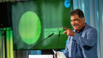 Als erster bildender Künstler aus Ägypten hat Mohamed Abla die vom Goethe-Institut verliehene Goethe-Medaille bekommen, die höchste Auszeichnung der Auswärtigen Kulturpolitik in Deutschland.