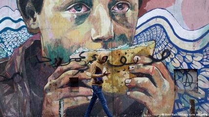 مرَّت ذكرى 25 يناير في مصر هذا العام 2023 وسط أزمة اقتصادية خانقة طالت كل شيء وارتفعت معها أسعار الأغذية والمواد الأساسية.