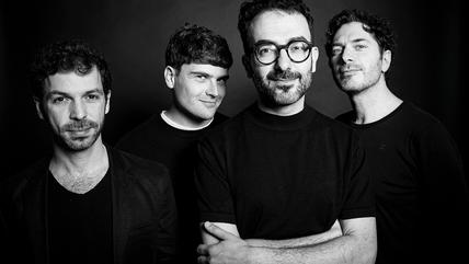 Drei deutsche Jazzmusiker und ein deutsch-libanesischer Sänger-Poet: Aus dieser Kombination entsteht bei Masaa eine einzigartige Klangwelt