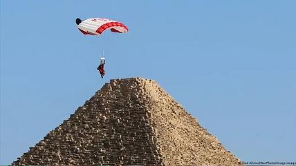 Paragliding event at the pyramids in Giza.