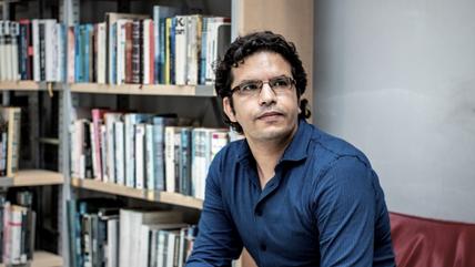 Für seinen historischen Kriminalroman "Das Ende der Wüste“ hat der algerische Autor Said Khatibi im Mai in Abu Dhabi den renommierten Sheikh Zayed Award in der Kategorie junge Autoren erhalten. 
