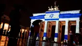 Als Solidaritätsbekundung wurde die israelische Flagge auf das Brandenburger Tor projiziert.