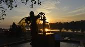 Pakistan is facing a looming water crisis that threatens to exacerbate food insecurity. Political instability and economic fragility are complicating the situation further. The government is taking steps to address the problems, but much more needs to be done.