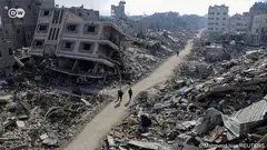 أنقاض مبانٍ منهارة ومدمَّرة في غزة. Trümmerlandschaft im Gazastreifen