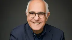 Der iranische Autor Nassir Djafari
