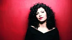 الموسيقية البريطانية السورية مايا يوسف.