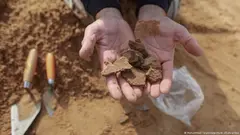 Archäologen in Gaza finden "kompletten" Friedhof aus Römerzeit.