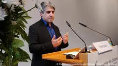Is the minaret too high? How should Islamic groups be classified? Hussein Hamdan helps defuse conflicts between mosque communities and municipalities